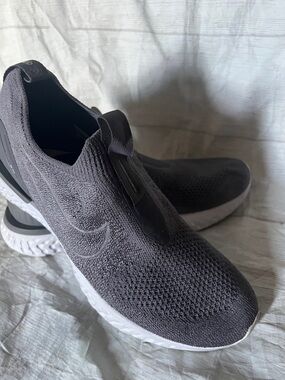 Nike  women’sEpic Phantom React sneakers slip -On Knit Athletic Shoes - Charcoal